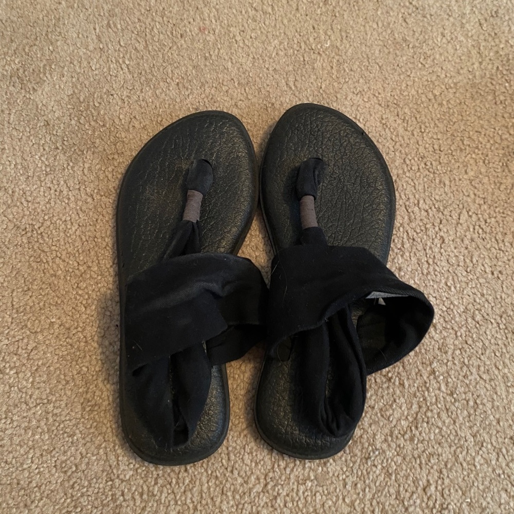 Black Sanuks